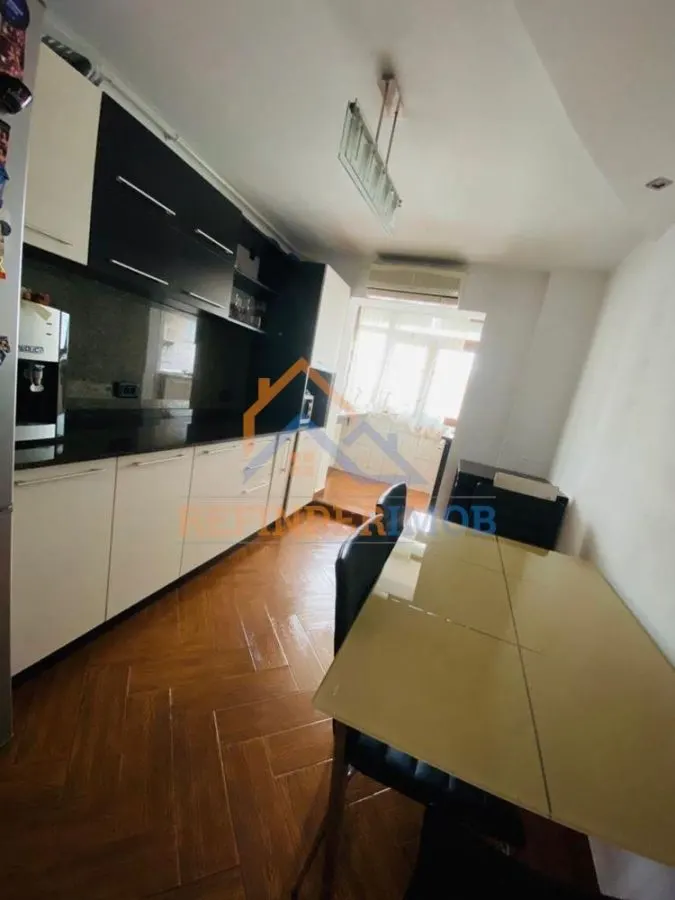RAHOVA BARCA APARTAMENT 4 CAMERE MOBILAT CENTRALA - foto 3