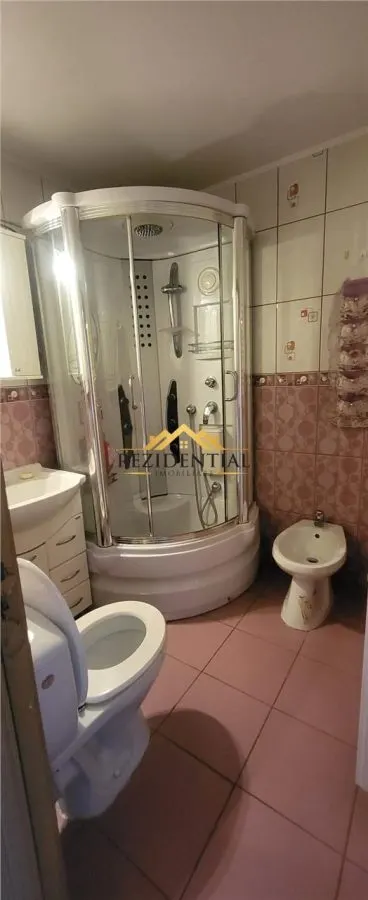 APARTAMENT 4 CAMERE - CENTRAL - foto 5