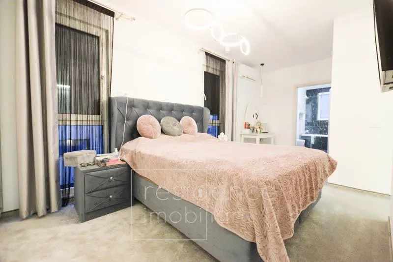 La cheie! Duplex Lux 5 camere, 191 mp in Europa, Curte 220 mp,Parcari - foto 11