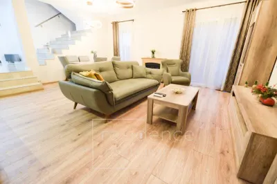 La cheie! Duplex Lux 5 camere, 191 mp in Europa, Curte 220 mp,Parcari - foto 7