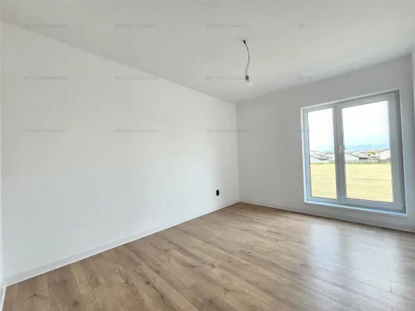 Casă 4 camere Sânpetru - poza 7