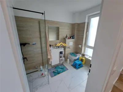 CASA CU ETAJ - BOTOSANI - foto 7