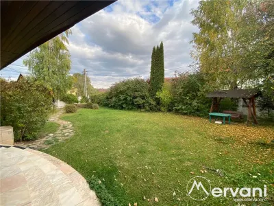 Vila de vânzare cu 4 camere în Breaza - foto 2