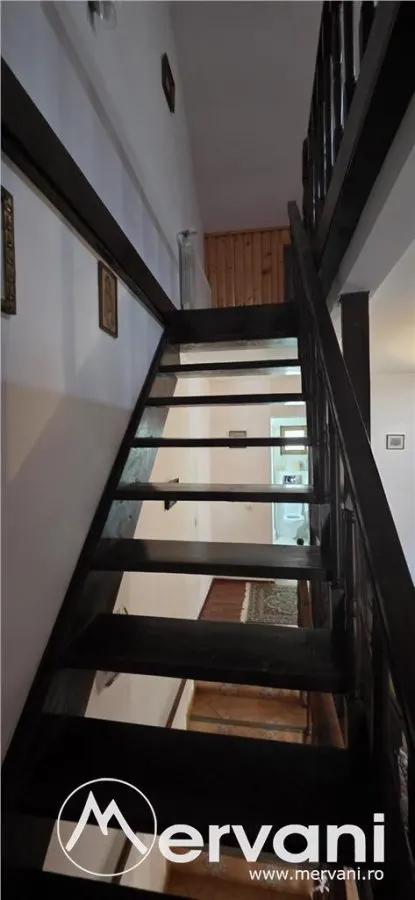 Vila duplex de vanzare cu 4 camere in Azuga - foto 16