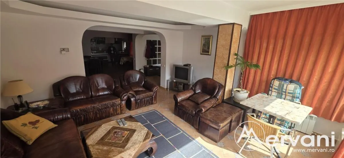 Vila duplex de vanzare cu 4 camere in Azuga - foto 5