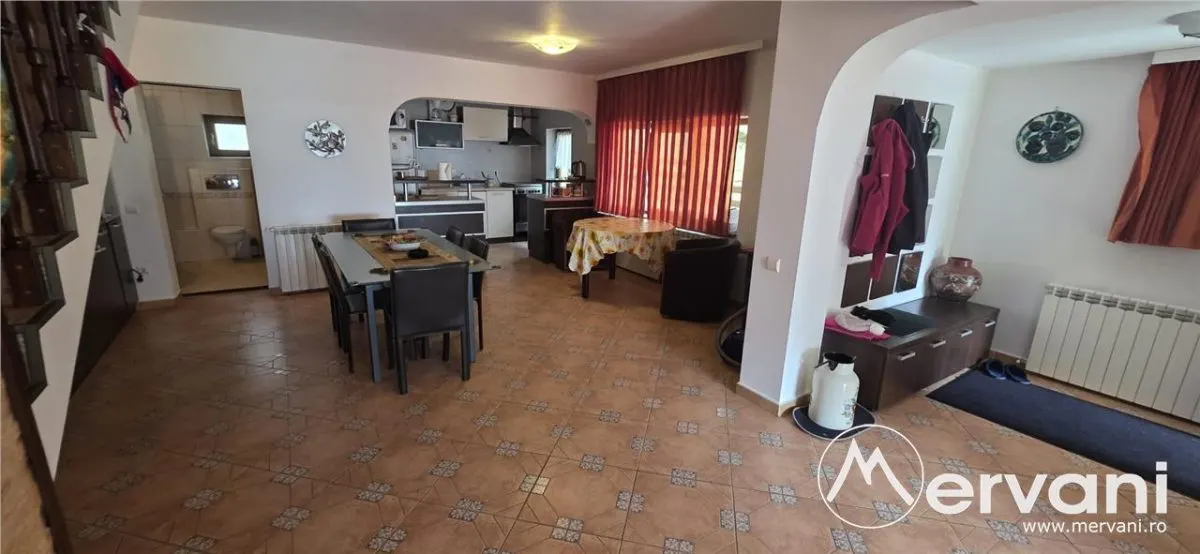 Vila duplex de vanzare cu 4 camere in Azuga - foto 6