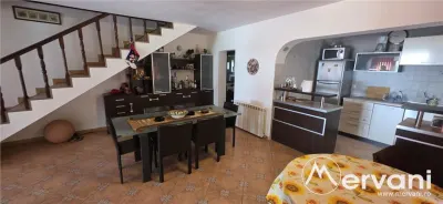 Vila duplex de vanzare cu 4 camere in Azuga - foto 9