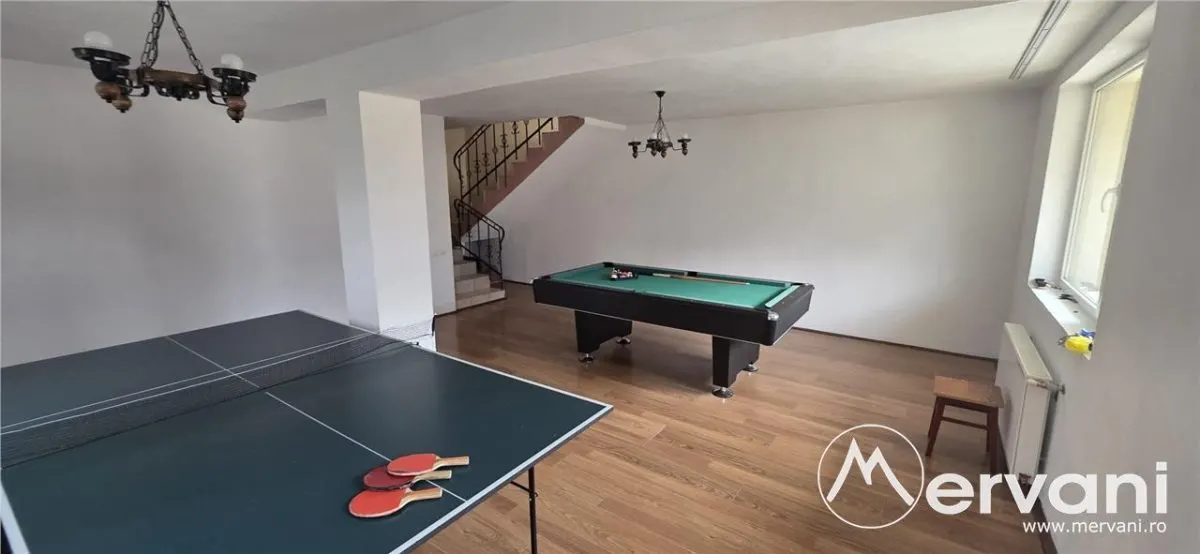 Pensiune de vânzare cu 8 camere in Busteni - foto 10