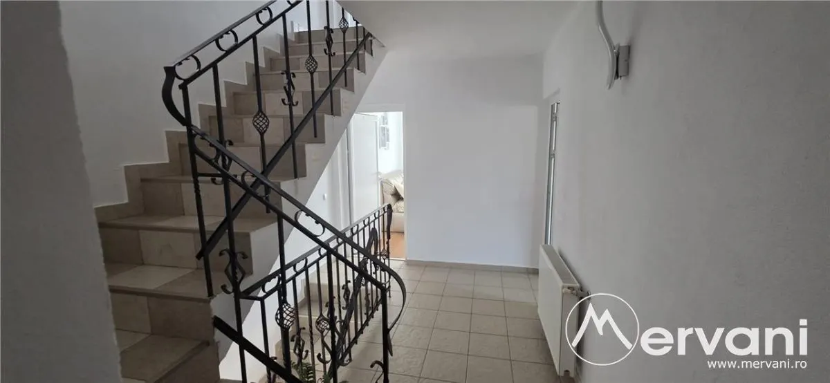 Vila de vânzare cu 8 camere și garaj in Busteni - foto 14