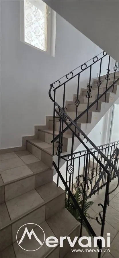Vila de vânzare cu 8 camere și garaj in Busteni - foto 25