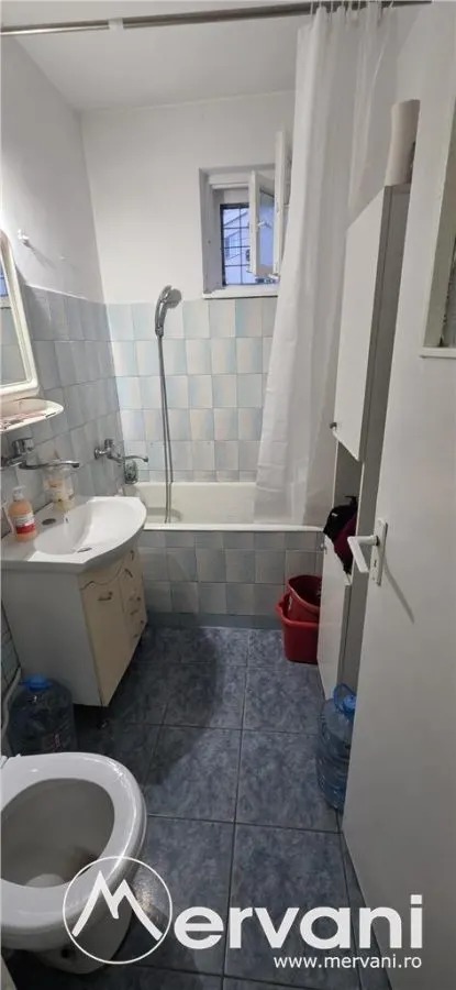 Apartament cu 3 camere de vanzare in Campina - foto 13