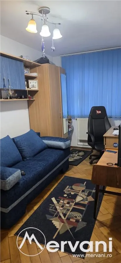 Apartament cu 3 camere de vanzare in Campina - foto 4
