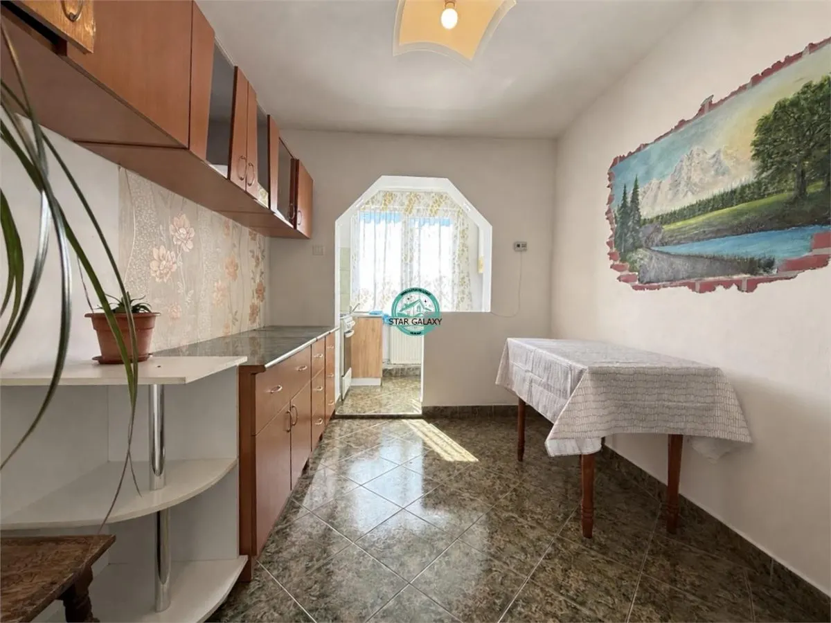 Apartament cu 2 camere de vanzare, decomandat, in Tudor str. Infratirii - foto 1