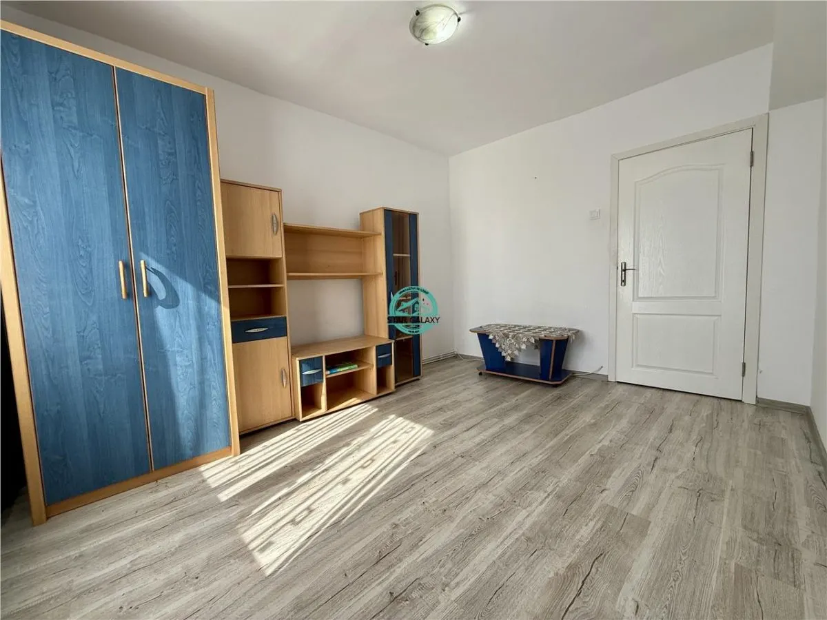 Apartament cu 2 camere de vanzare, decomandat, in Tudor str. Infratirii - foto 5
