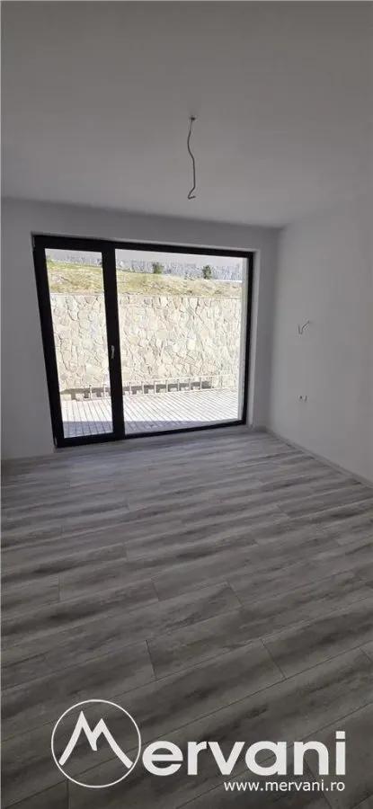 Apartament 3 camere de vânzare la Sinaia - foto 9
