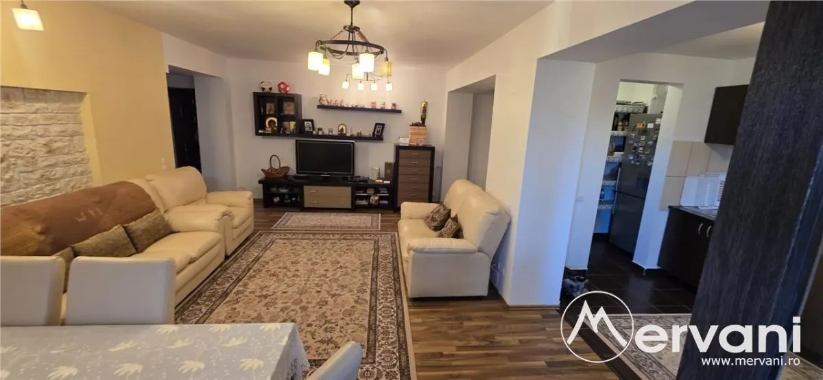 Apartamnet cu 2 camere de vanzare in Sinaia - foto 1