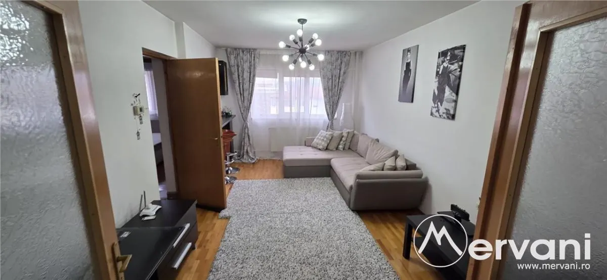Apartamnet cu 2 cmere de vanzare in Campina - foto 2