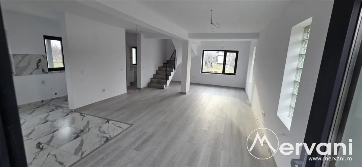 Vila de vanzare cu 4 camere in Brebu - foto 6