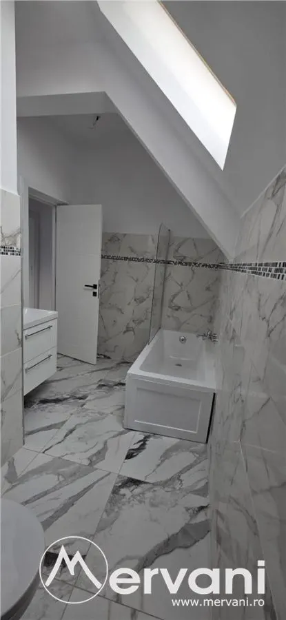 Vila de vanzare cu 4 camere in Brebu - foto 7