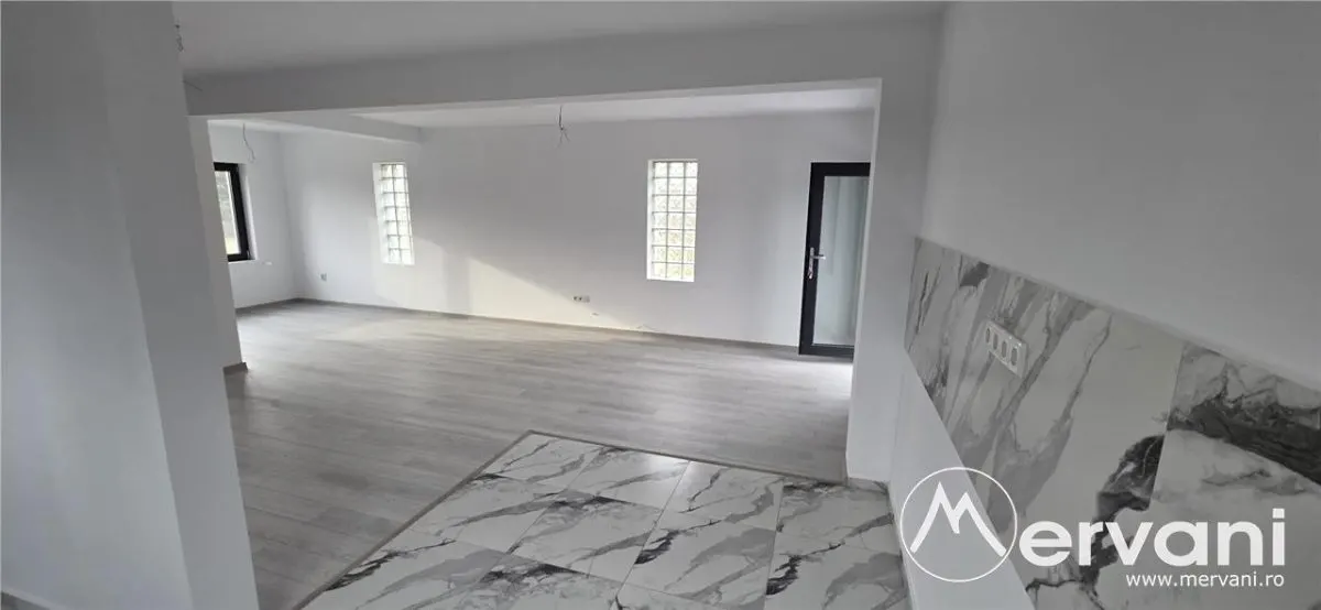 Vila de vanzare cu 4 camere in Brebu - foto 8
