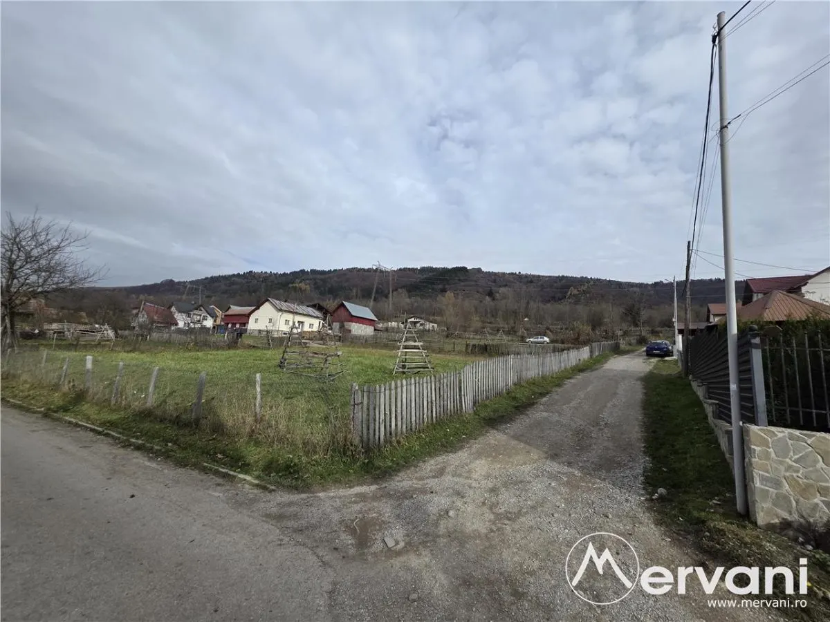 Vila de vacanta cu 4 camere de vanzare in Valea Doftanei - foto 4