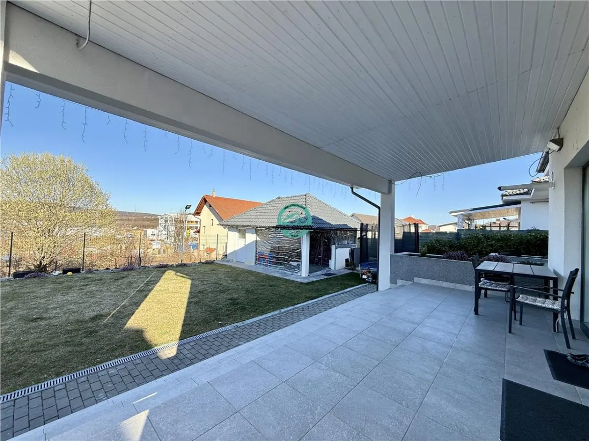 Casa cu 4 camere de vanzare, 120 mp utili si 550 mp teren in Corunca - foto 4