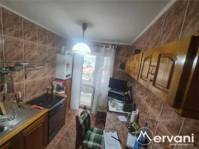Apartament cu 3 camere de vanzare in Campina - Zona Cuza - foto 6