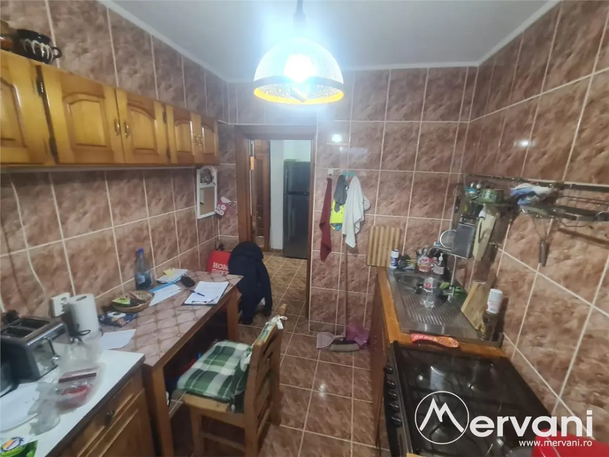 Apartament cu 3 camere de vanzare in Campina - Zona Cuza - foto 7