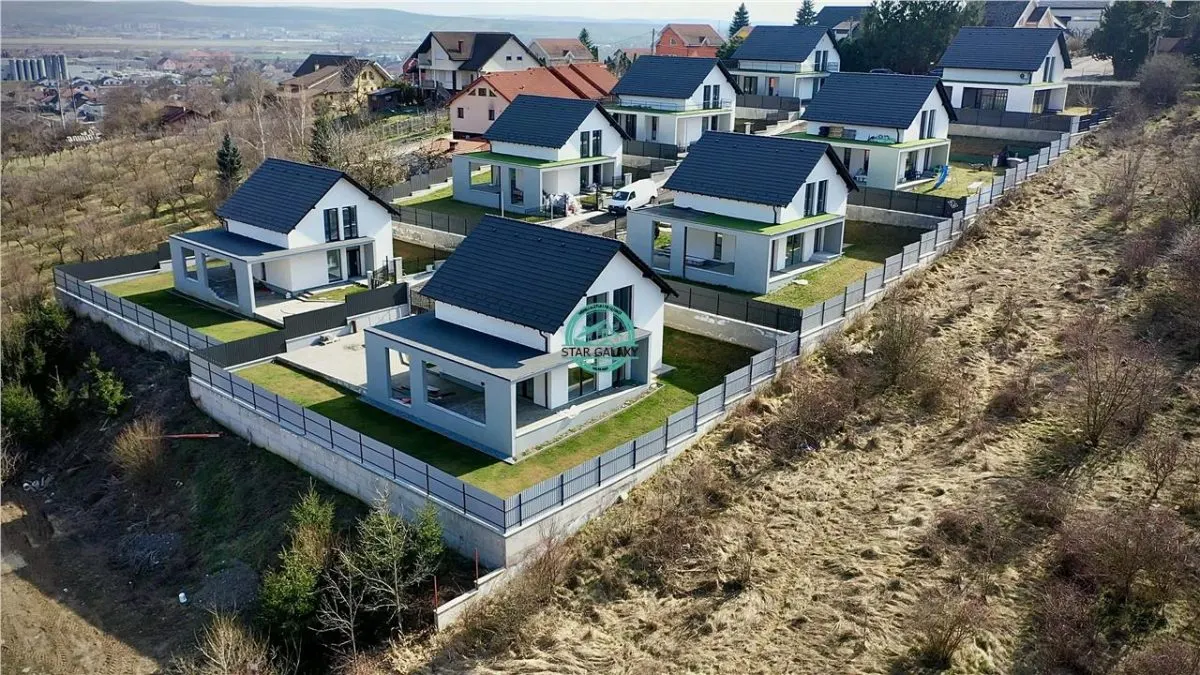 Vand casa cu 4 camere, 2 bai, suprafata utila 140 si teren 500 mp - foto 1
