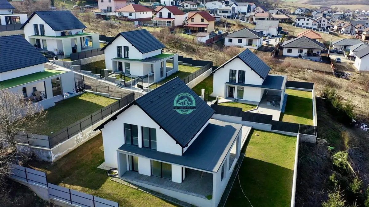 Vand casa cu 4 camere, 2 bai, suprafata utila 140 si teren 500 mp - foto 3