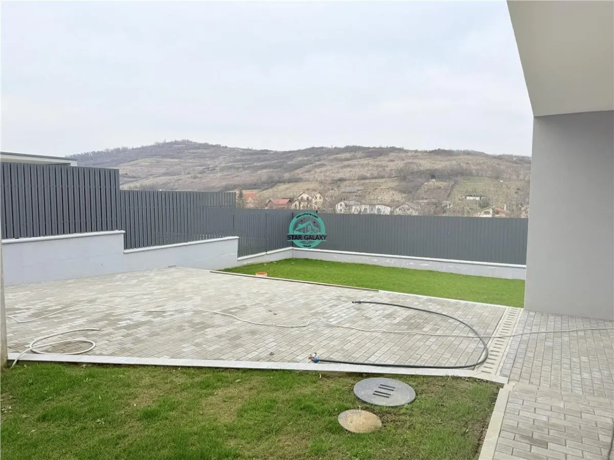 Vand casa cu 4 camere, 2 bai, suprafata utila 140 si teren 500 mp - foto 9
