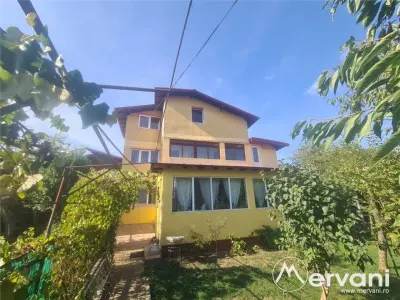 Casa e vanzare in Campina, zona Central - Campina