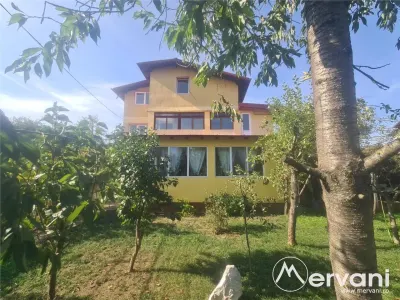 Casa e vanzare in Campina, zona Central - foto 2