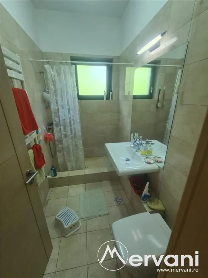 Vila de vanzare cu 6 camere in Cornu (teren 6.600 mp) - foto 14