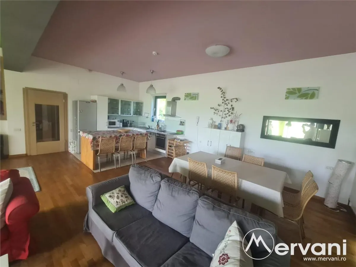 Vila de vanzare cu 6 camere in Cornu (teren 6.600 mp) - foto 7