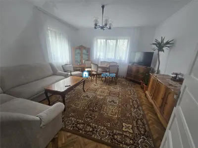 Casa cu 3 camere Str Negoiu Fagaras - foto 2