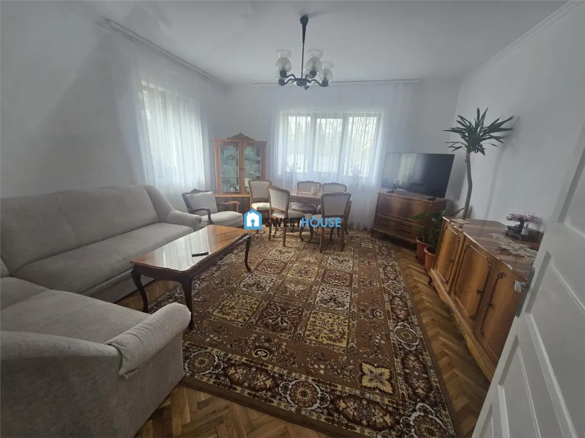 Casa cu 3 camere Str Negoiu Fagaras - foto 2