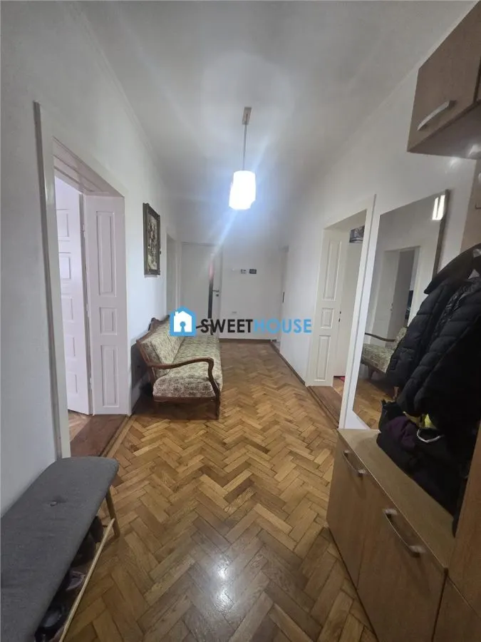 Casa cu 3 camere Str Negoiu Fagaras - foto 6