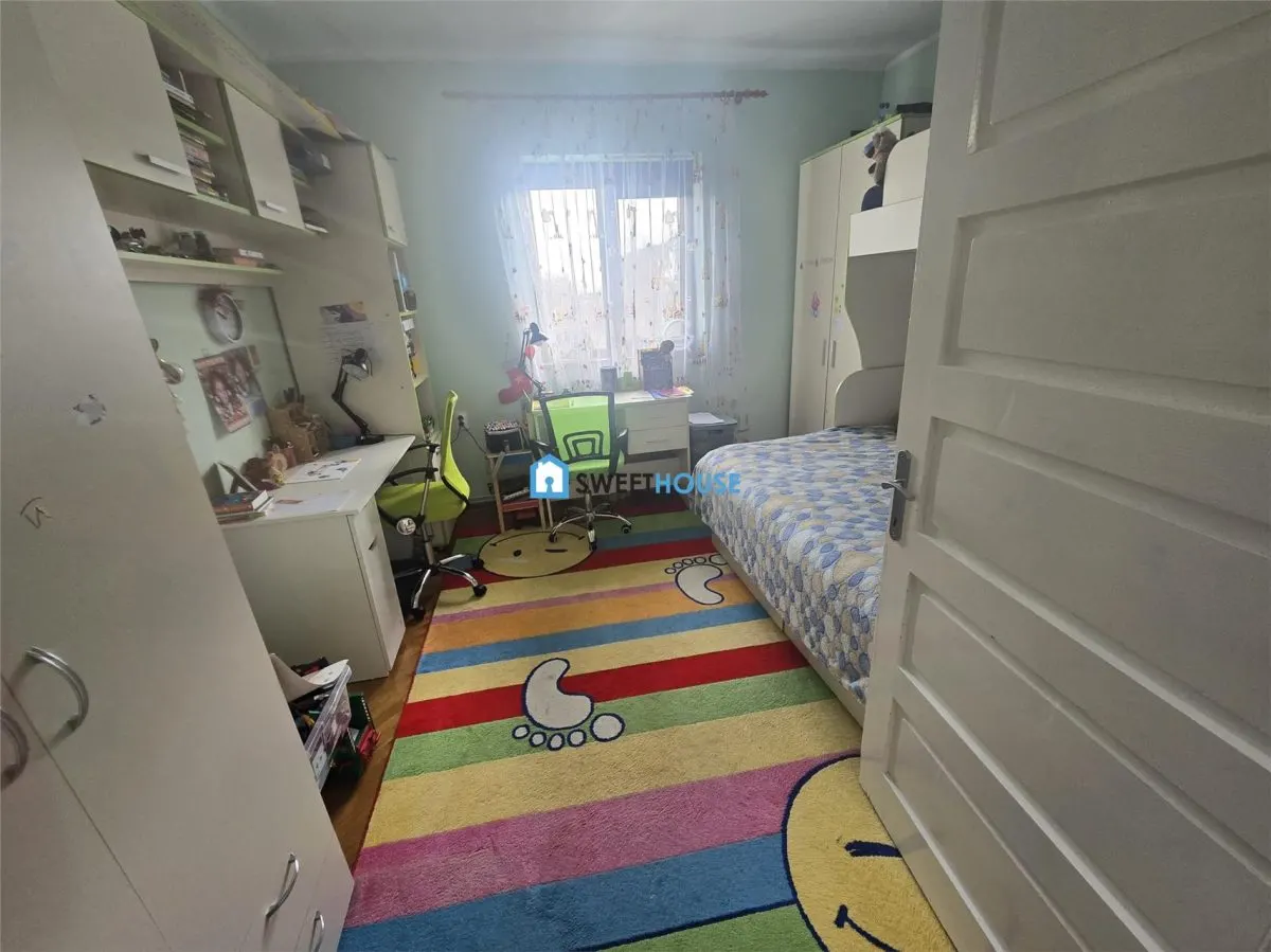 Casa cu 3 camere Str Negoiu Fagaras - foto 8