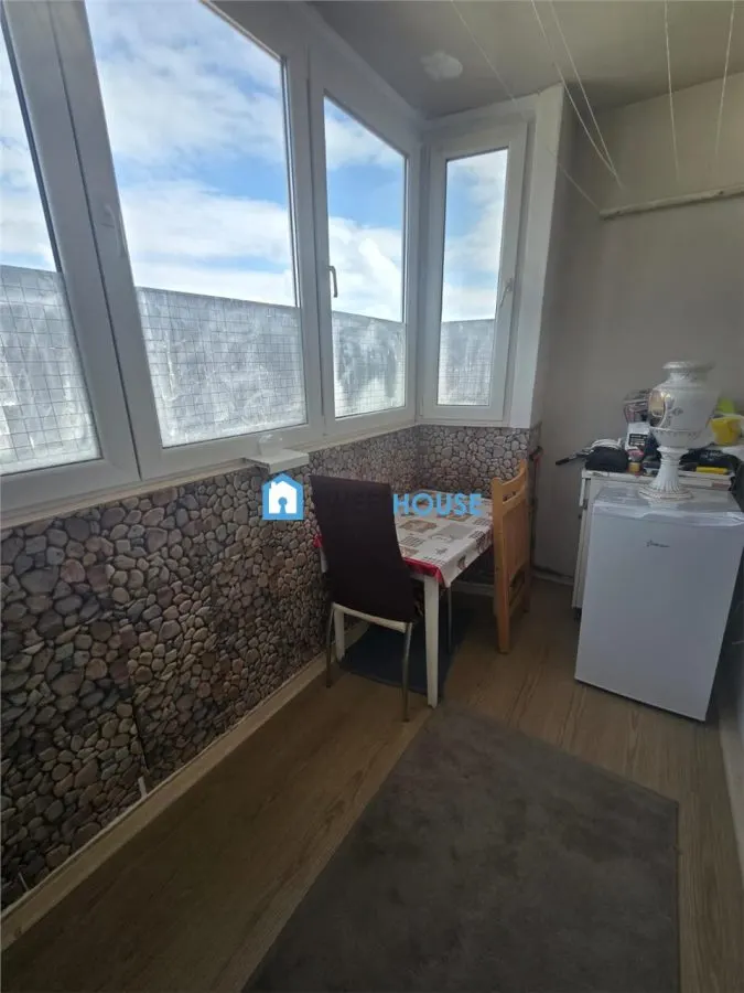 Spatiu Lumina si Panorama Orasului 4 camere B-dul Unirii Fagaras - foto 14