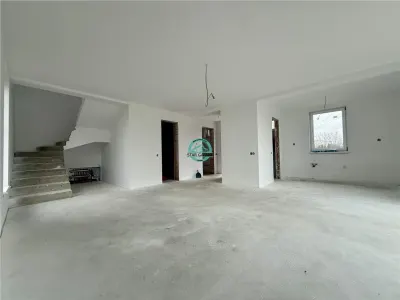 Casa cu 4 camere de vanzare de 130 mp utili, si teren 350 mp, str. Voinicenilor - foto 2