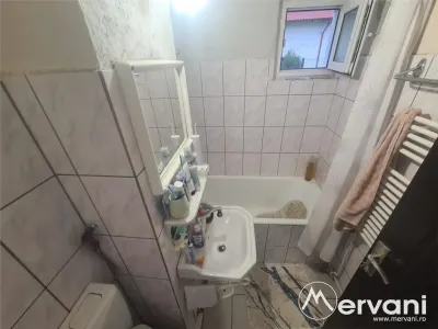 Apartament cu 3 camere de vanzare in Campina - Zona Cuza - foto 14