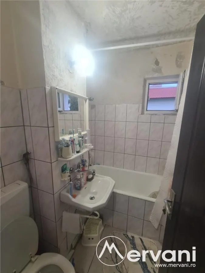 Apartament cu 3 camere de vanzare in Campina - Zona Cuza - foto 15