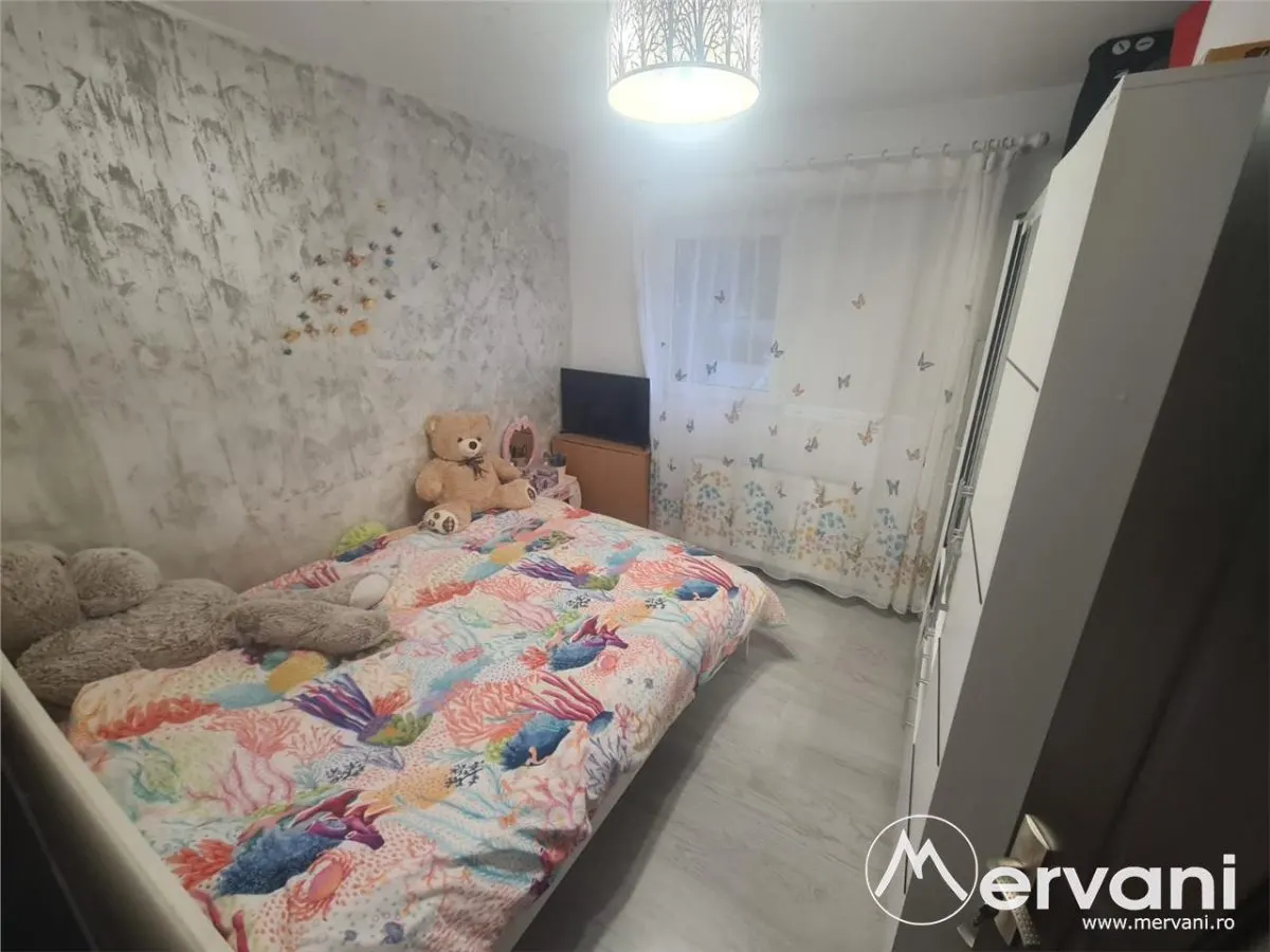Apartament cu 3 camere de vanzare in Campina - Zona Cuza - foto 5