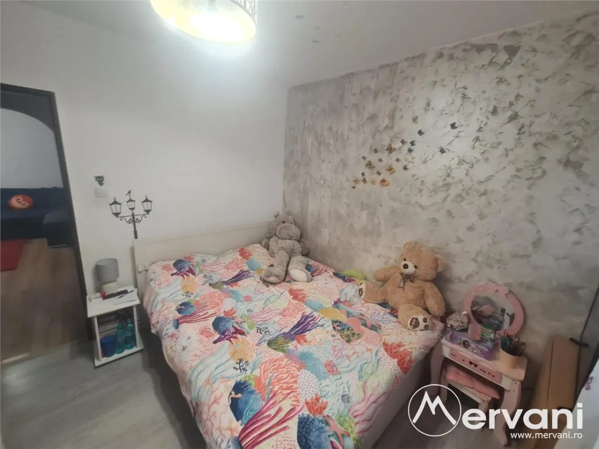 Apartament cu 3 camere de vanzare in Campina - Zona Cuza - foto 6