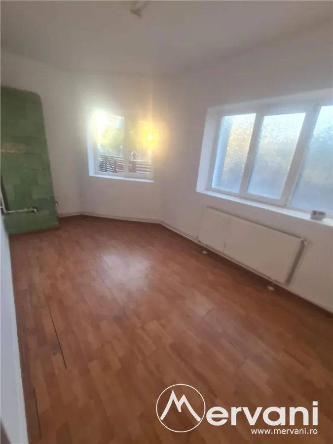 Casa de vanzare in Campina (spatiu comercial) - Zona Bobalna - foto 3
