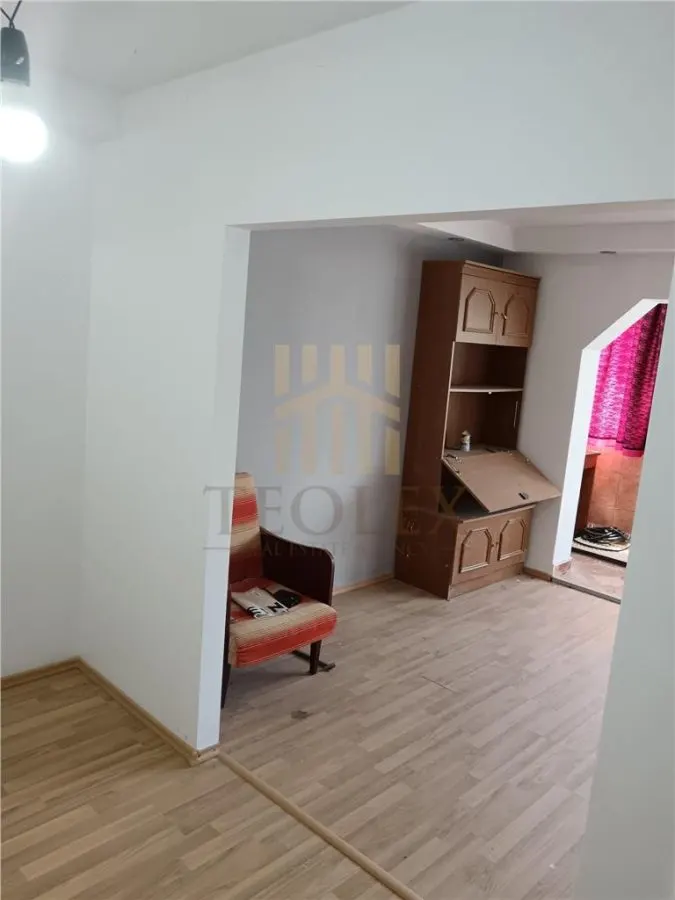 DE VANZARE APARTAMENT CU 1 CAMERA BARLAD - foto 1