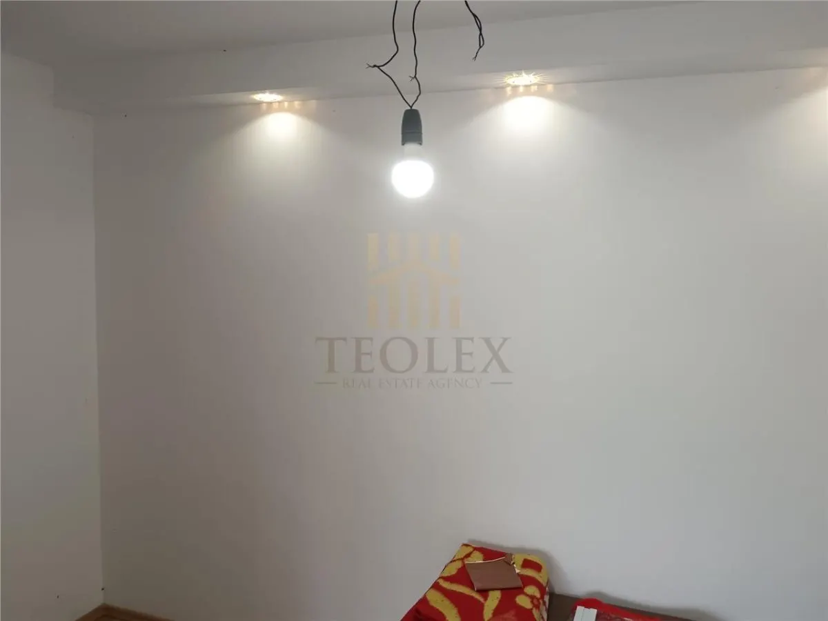 DE VANZARE APARTAMENT CU 1 CAMERA BARLAD - foto 2