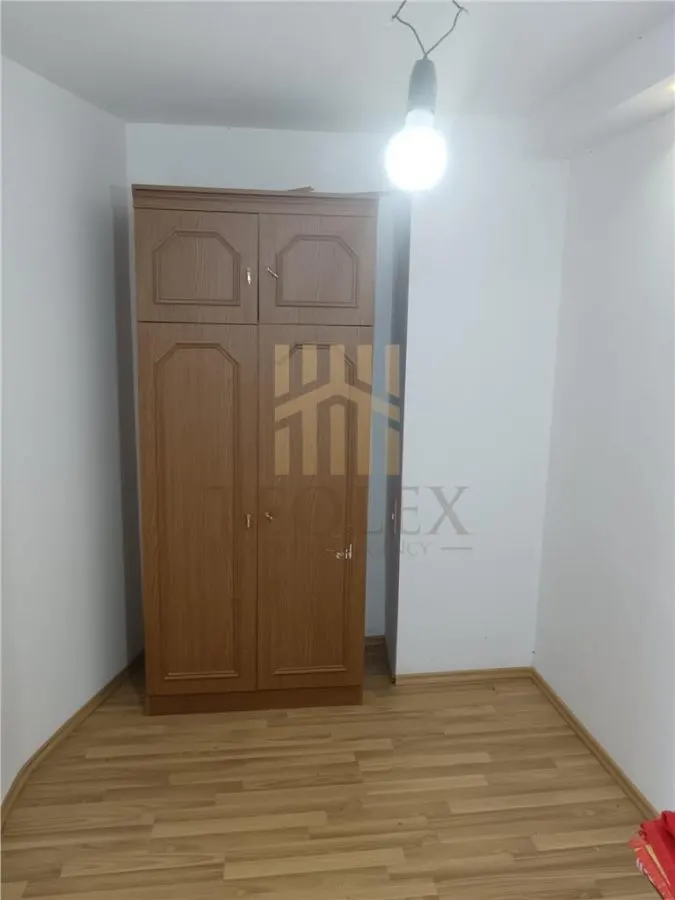 DE VANZARE APARTAMENT CU 1 CAMERA BARLAD - foto 3