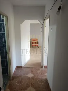 DE VANZARE APARTAMENT CU 1 CAMERA BARLAD - foto 4